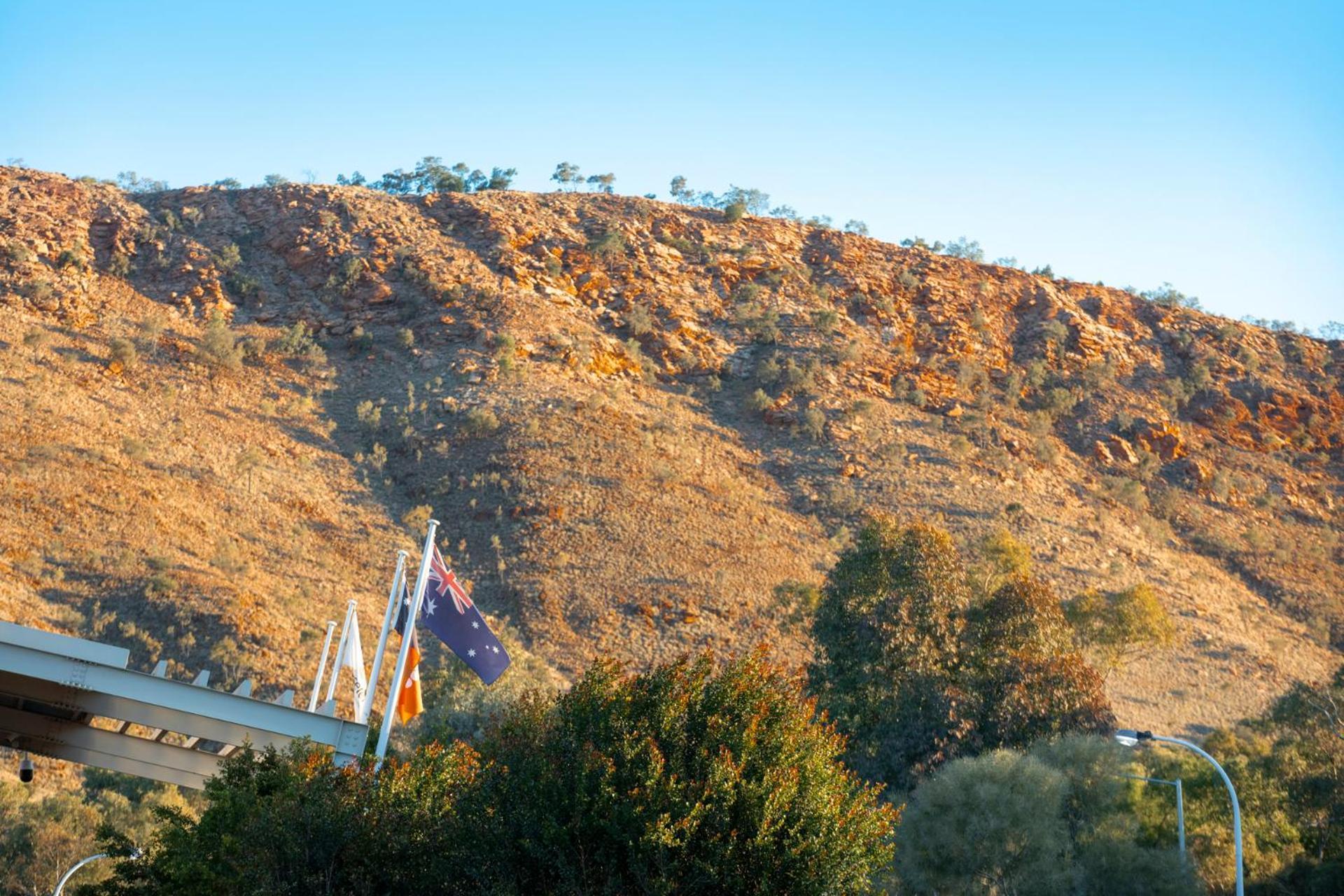 Hotel Crowne Plaza Alice Springs Lasseters Exterior foto